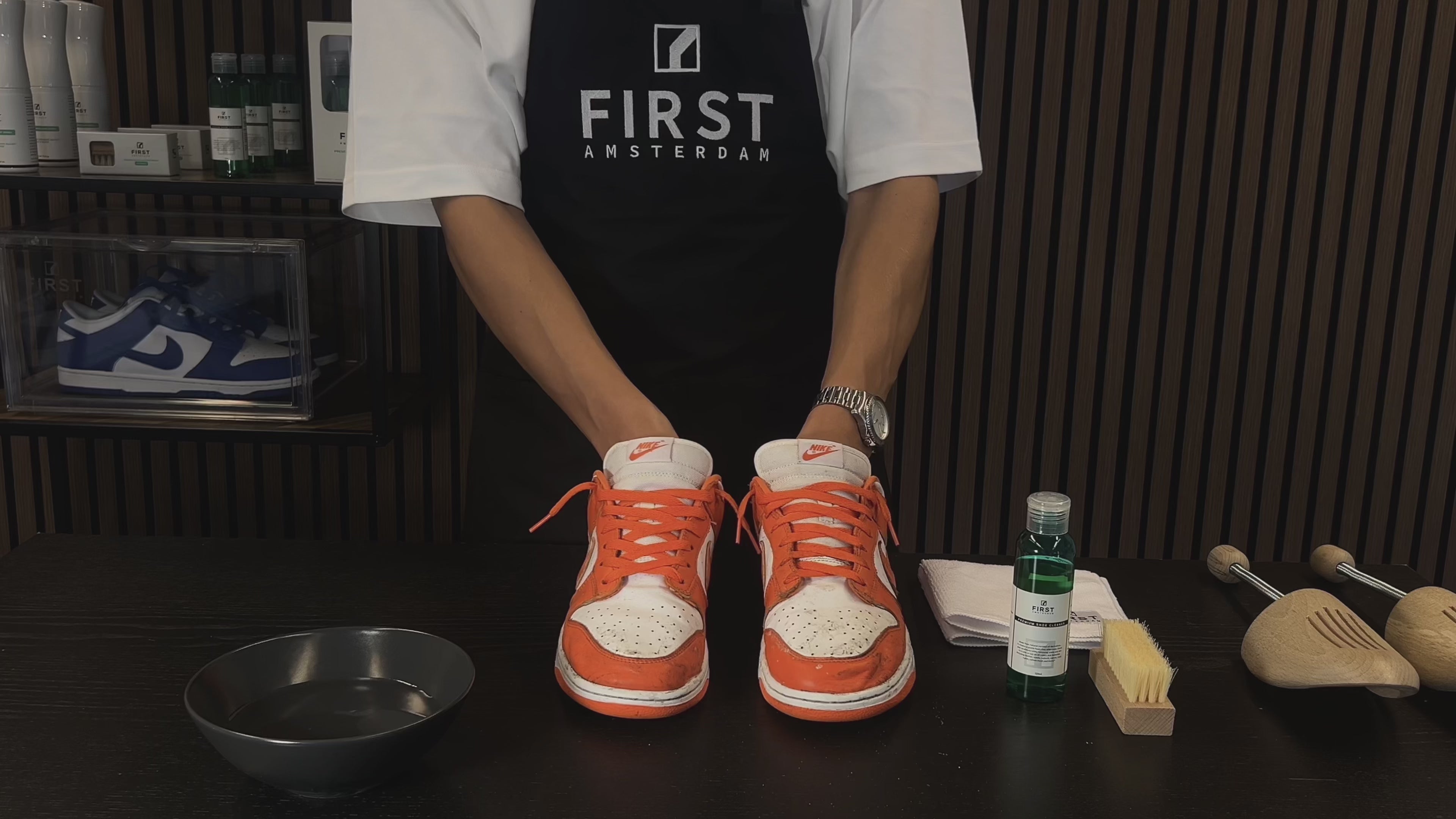 How-to_ Essential Kit van First Amsterdam.MOV__PID:c25f8da5-3f0a-4a09-a2b7-8f715152323c