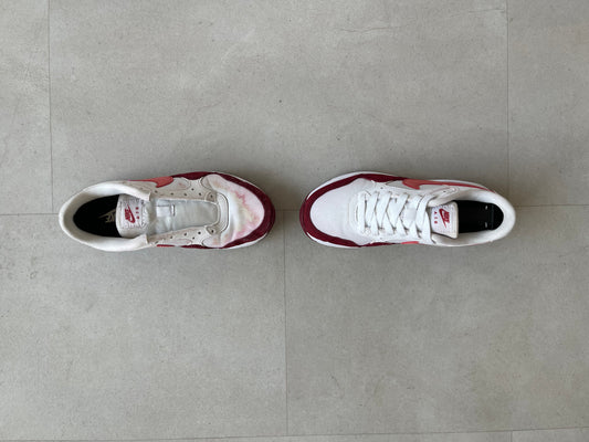 Suède verkleuring verwijderen uit witte mesh sneakers – zo doe je dat in 5 simpele stappen